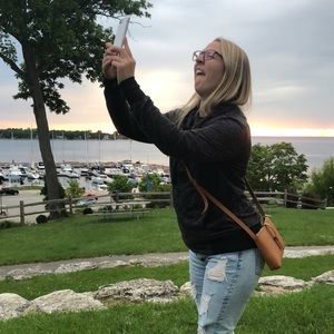 Meet your Posher, Carrie